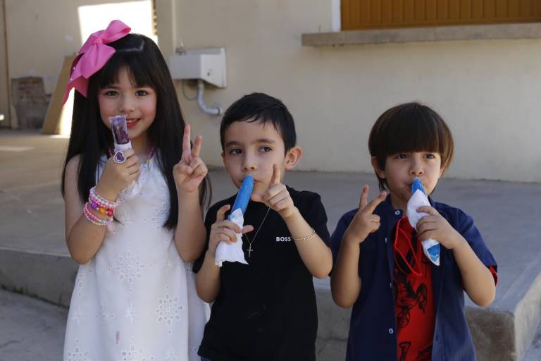 Con juegos mecánicos celebran su tradicional Día del Niño