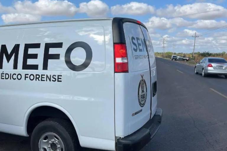 Localizan cuerpo envuelto en cobija en la Autopista Mazatlán-Culiacán