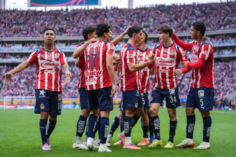 Chivas vence a Monterrey y consolida su lugar en la Liguilla del Apertura 2025