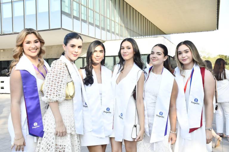 Egresa nueva generación de la Prepa Tec de Monterrey