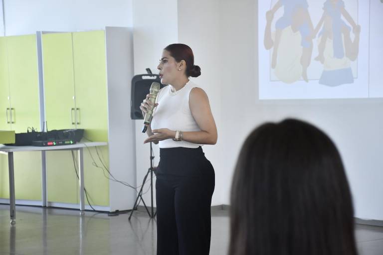 Instituto Senda impulsa la crianza consciente con conferencia a padres de familia