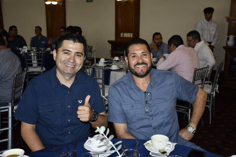 Disfrutan papás del Senda de un día padrísimo