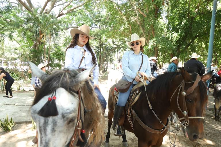 Mazatlán celebra su tradicional cabalgata en honor a San Judas Tadeo