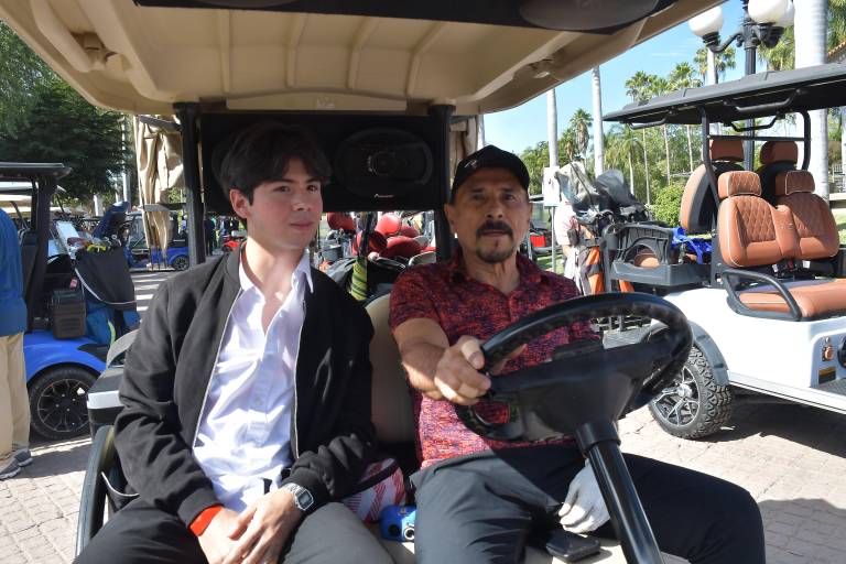 Disfrutan de un torneo más de Golf en el Country Club