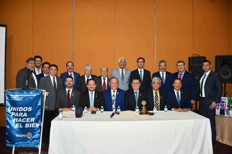 Reconocen rotarios a personas extraordinarias por su vocación y legado