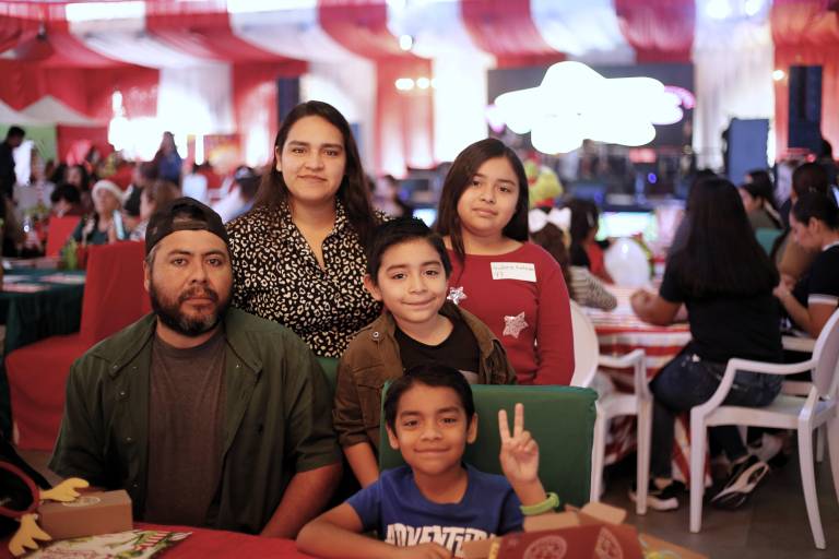 Celebra GANAC su tradicional posada navideña