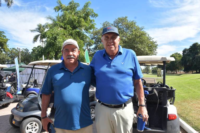 Disfrutan de un torneo más de Golf en el Country Club