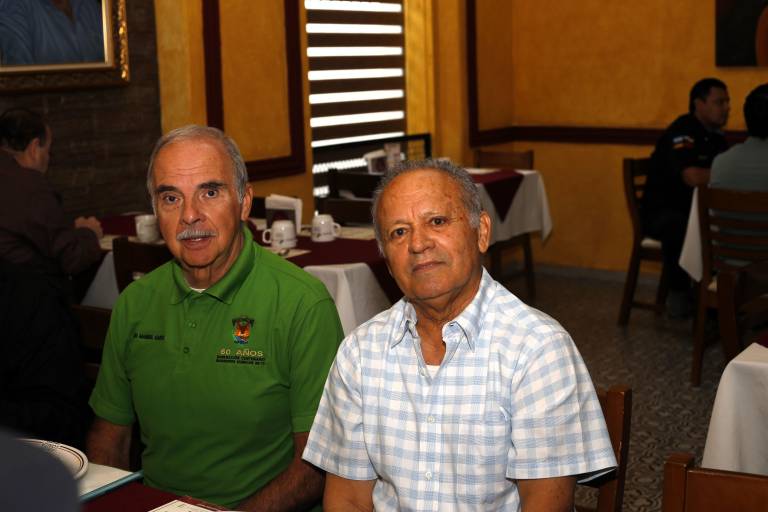 Disfrutan grato reencuentro ex alumnos de la primaria Dr. Ruperto L. Paliza