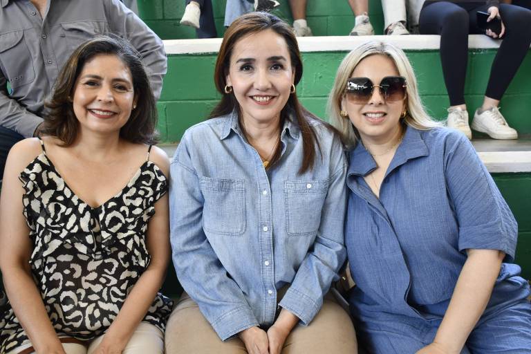 Con aplausos despide el Instituto Senda a su GENE 7 de Preparatoria