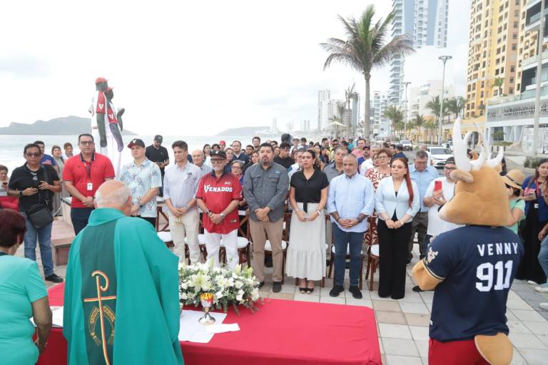 Venados de Mazatlán celebra 80 años de historia con emotiva ceremonia en el malecón