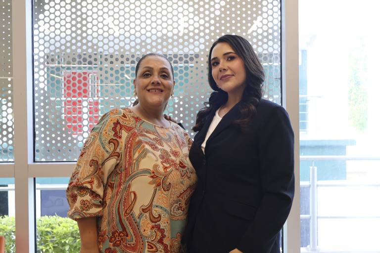 Realizan alumnos del Tecmilenio Culiacán la firma de títulos y grados académicos