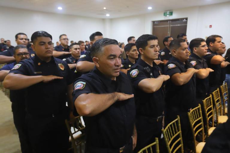 Reconoce Bomberos de Mazatlán la valentía y dedicación de sus elementos