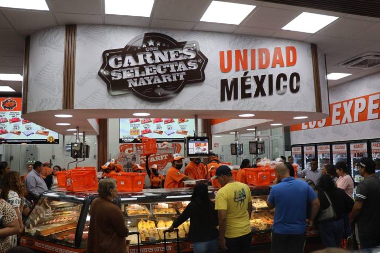Carnes Selectas Nayarit regala camioneta en su apertura número 24 celebrando 11 años de trayectoria