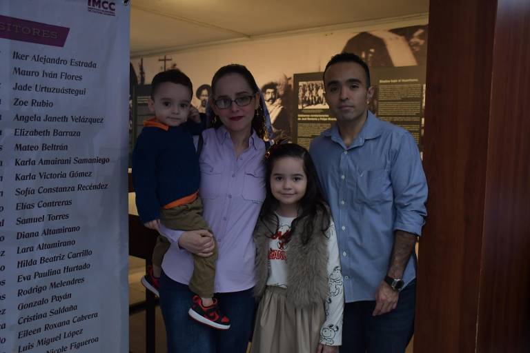 Exponen su arte en busca de la reconstrucción social