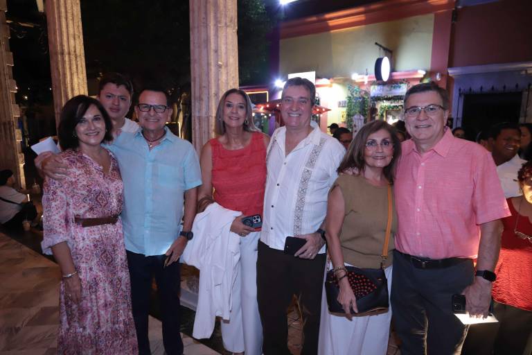 Viven noche de tradición con el Mariachi Vargas de Tecalitlán