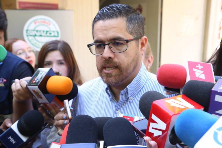 Cuitláhuac González Galindo, Secretario de Salud en Sinaloa.