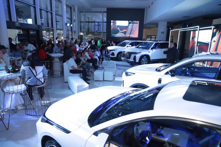 Changan presenta nuevos modelos de autos híbridos en Mazatlán