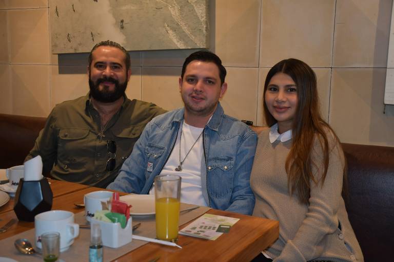 Disfrutan de un perfecto Matcha con el Chef Ignacio Osuna y Fernanda Peña