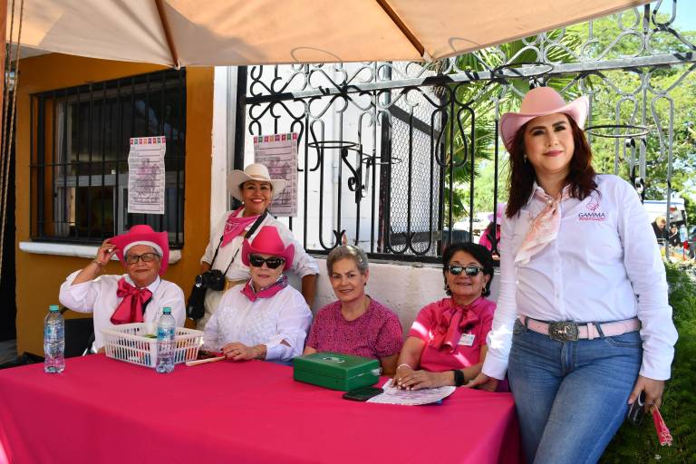 Disfrutan Charreada con causa en apoyo a mujeres con Cáncer de mama