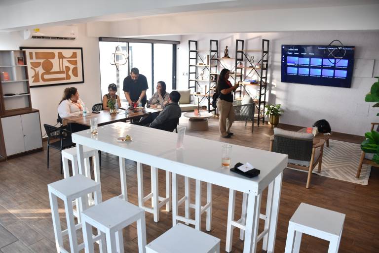 Presenta a sus clientes el confortable Roof Top de Icónica Park Residences