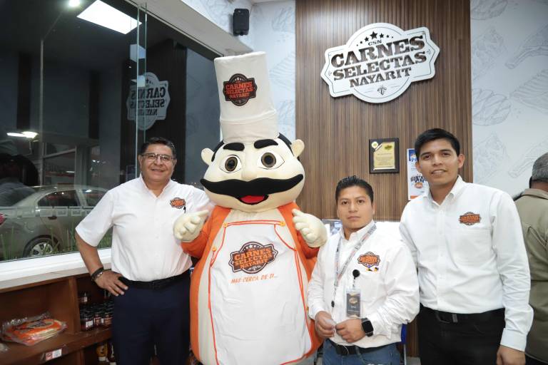 Directivos de Carnes Selectas Nayarit llevan a cabo el sorteo ‘La Parrillada Más Padre’