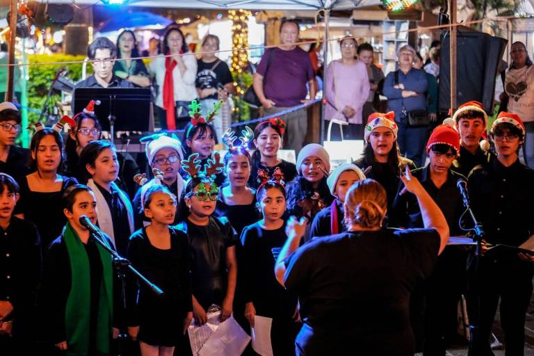 Coro Infantil de Cultura cautiva con mágica noche de villancicos en la Plazuela Machado