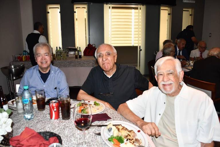 Disfrutan de ameno reencuentro la generación 1955 de la secundaria de la UAS