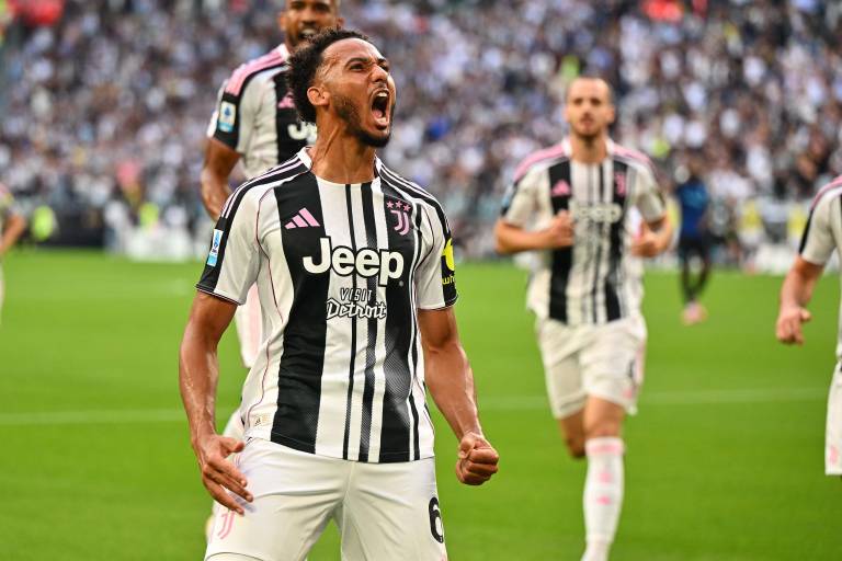 La ‘Juve’ reina en Italia tras imponerse en vibrante clásico al Inter de Milán