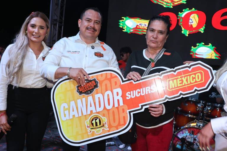 Carnes Selectas Nayarit regala camioneta en su apertura número 24 celebrando 11 años de trayectoria