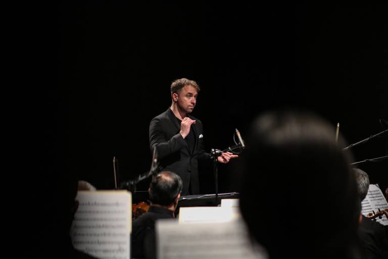 Sorprendente y grato concierto ofrece la OSSLA, bajo la dirección de Alexander Humala