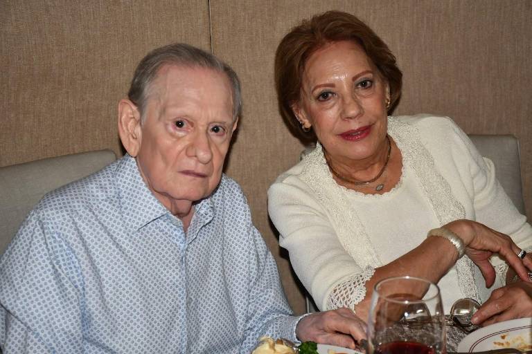 Disfrutan de ameno reencuentro la generación 1955 de la secundaria de la UAS