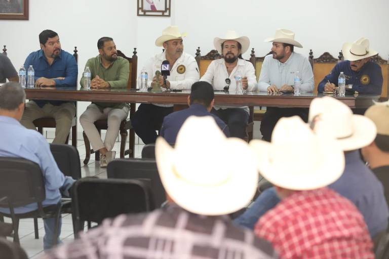 Es Sinaloa deficitario en producción de leche y es irrisorio el precio de $11.50 el litro: Unión Ganadera