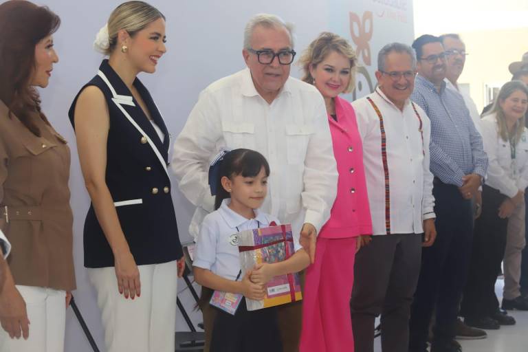 Encabeza Rubén Rocha Moya el arranque del ciclo escolar 2025-2026 para todos los sinaloenses