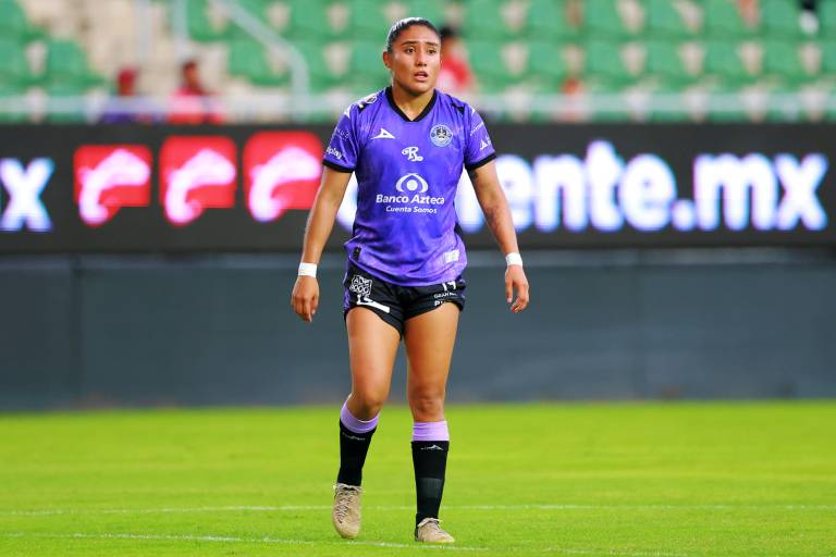 Rebeca Zavaleta es operada con éxito tras lesión en duelo ante Puebla