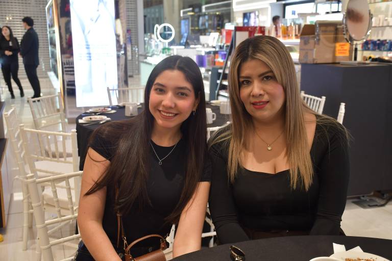 Conocen clientes de Cimaco Culiacán las tendencias en color, fragancias y tratamientos