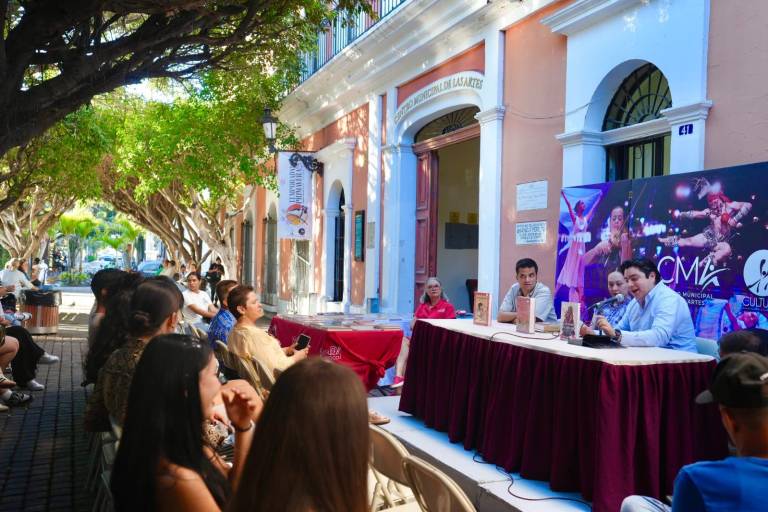 Diálogos de Nuestra Historia dice adiós con literatura clásica