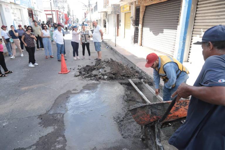 Bachea Gobierno de Mazatlán calles en el Centro de la ciudad