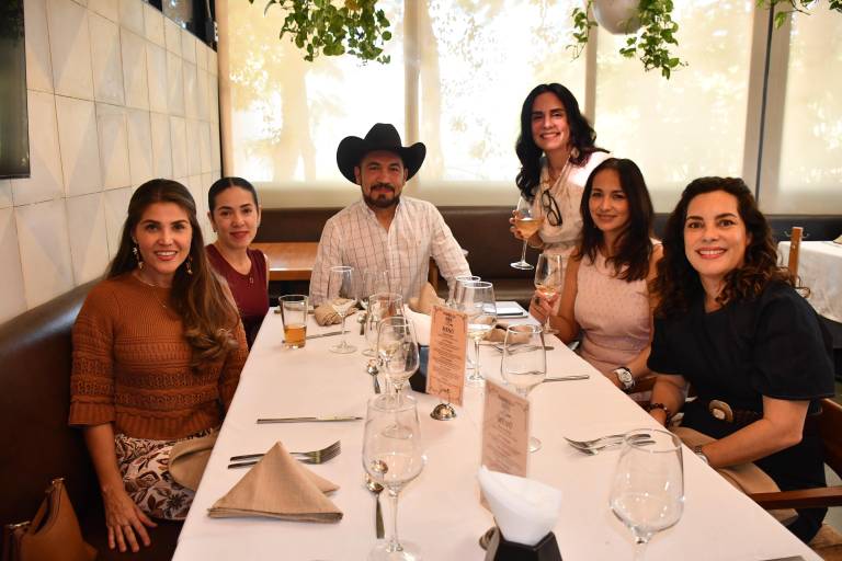 Disfrutan del segundo parrilladón con causa en el Villa Unión Brasa y Masa