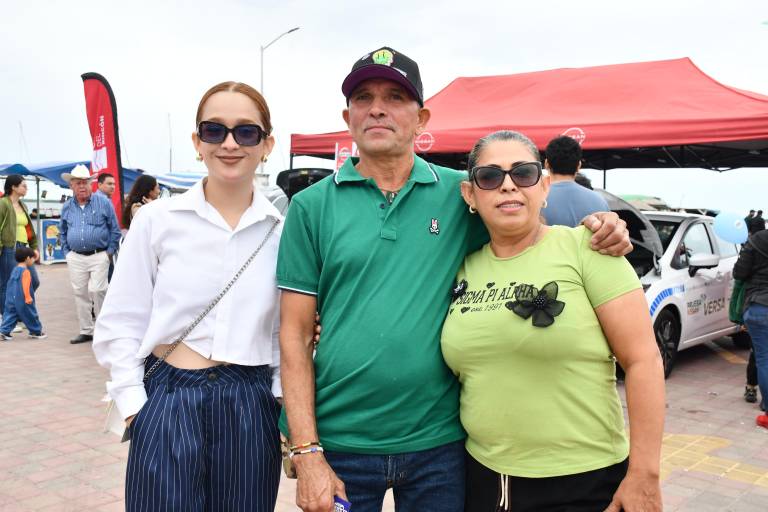 Verónica Pérez, Eduardo Pérez y Marisa Raya.