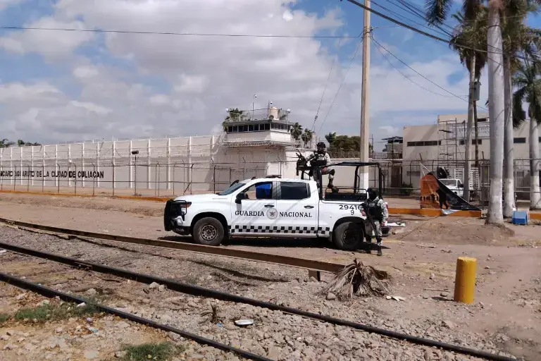 Detenciones y prisión preventiva oficiosa: la población privada de la libertad crece 7% en el primer año de Sheinbaum