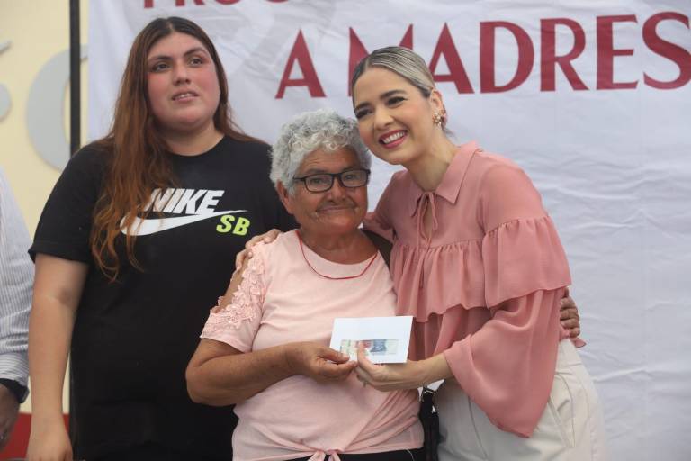 Benefician a 200 madres solteras de Mazatlán con apoyos económicos del DIF