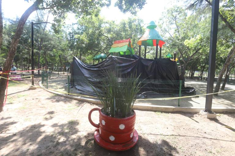 Alistan últimos detalles en el Parque Central previo a la inauguración del segundo Sendero de Paz en Mazatlán