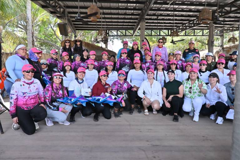 Lucy’s Fishing reúne a mujeres en exitoso torneo de pesca en la Isla de los Chivos
