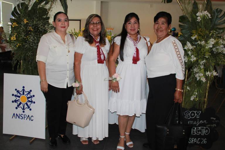 Celebra Anspac Culiacán una generación más de mujeres con deseos de superación