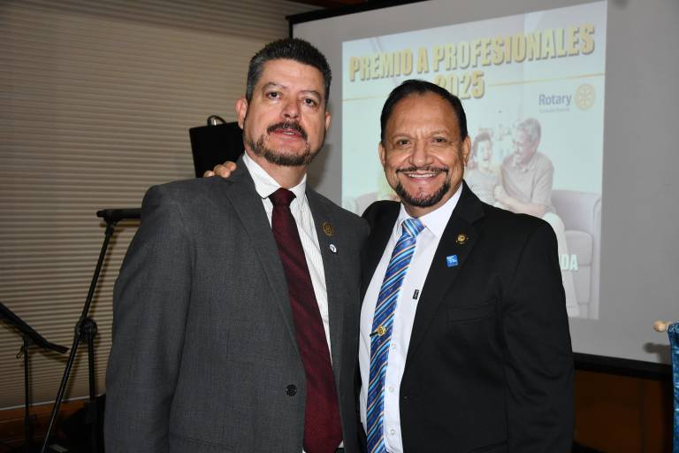 Reconocen rotarios a personas extraordinarias por su vocación y legado