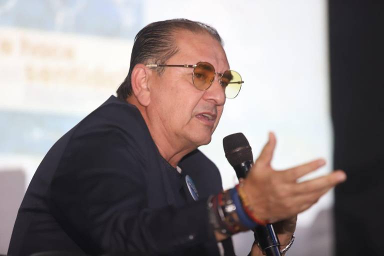 UAdeO recibe la presentación de ¿Te hace sentido?, un libro para mirar hacia dentro del ser