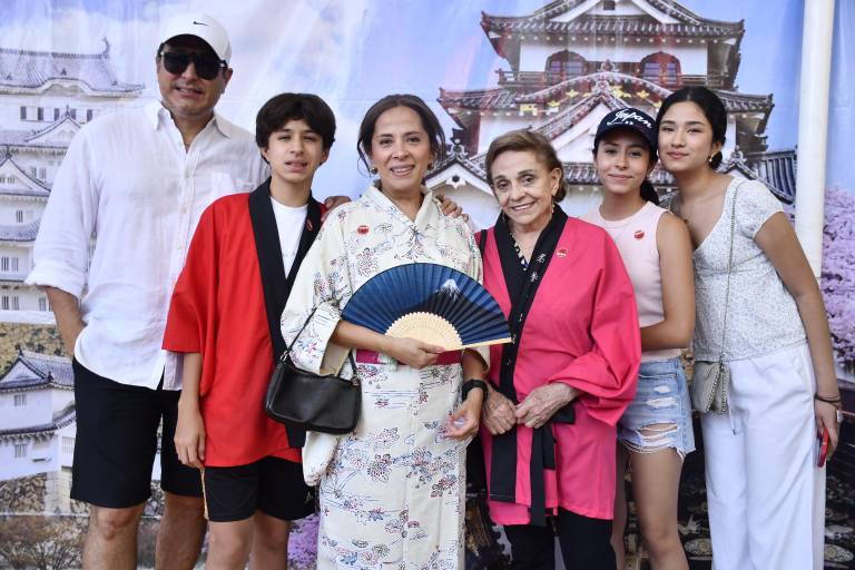 Festejan a los niños al estilo japonés