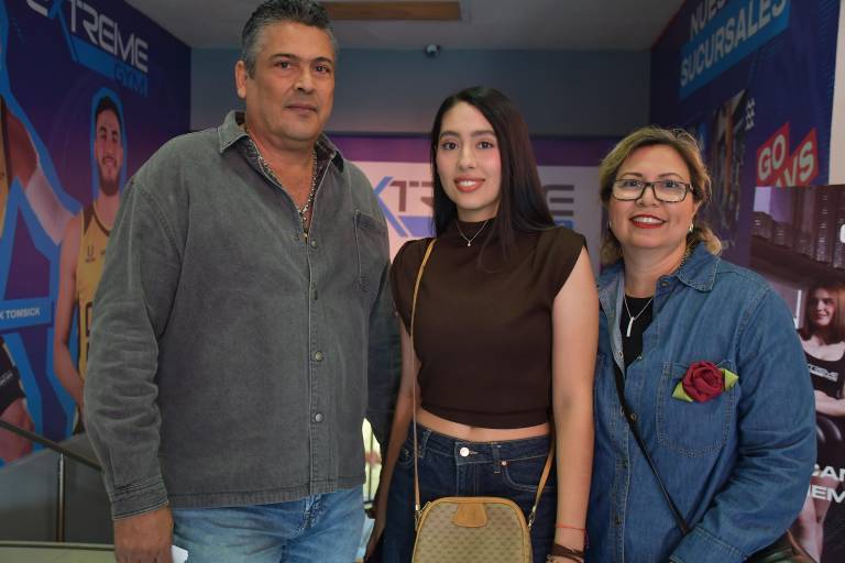 Disfrutan sinaloenses el inicio de la Cibacopa 2026