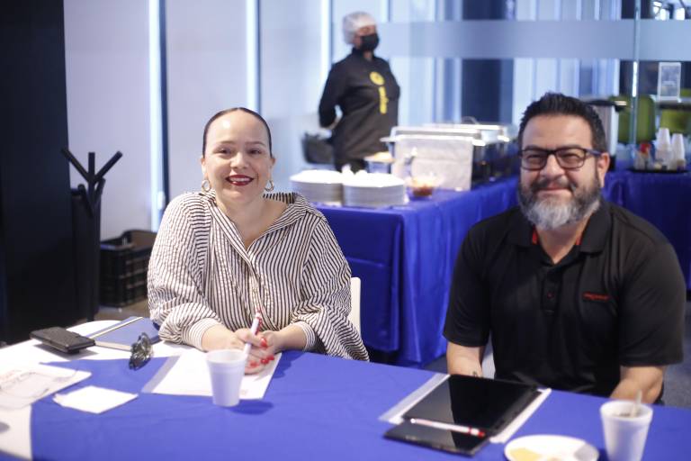 Comparte Gnozin Navarro las técnicas para lograr una venta elegante