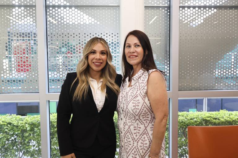 Realizan alumnos del Tecmilenio Culiacán la firma de títulos y grados académicos